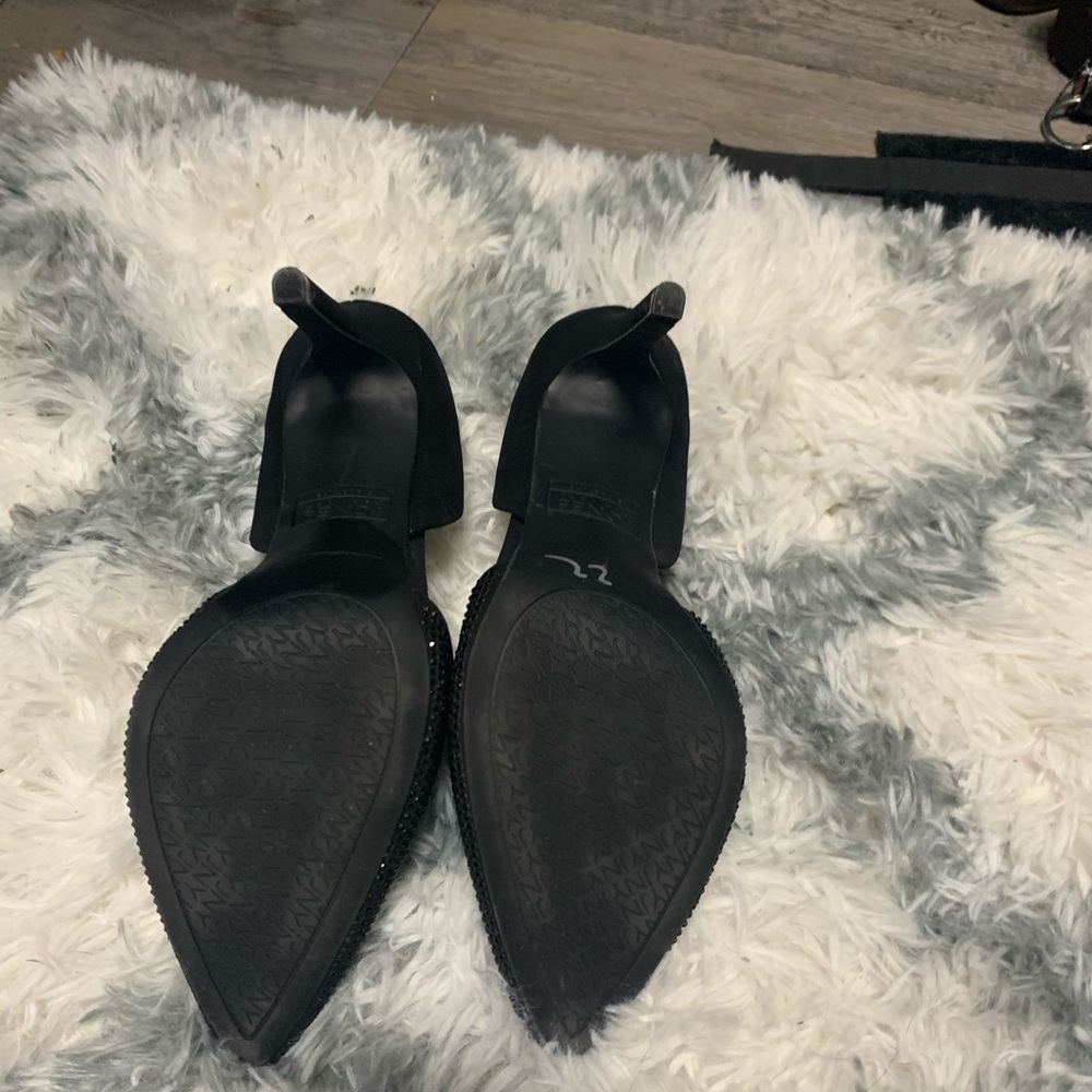 Never been worn Jones New York heels
